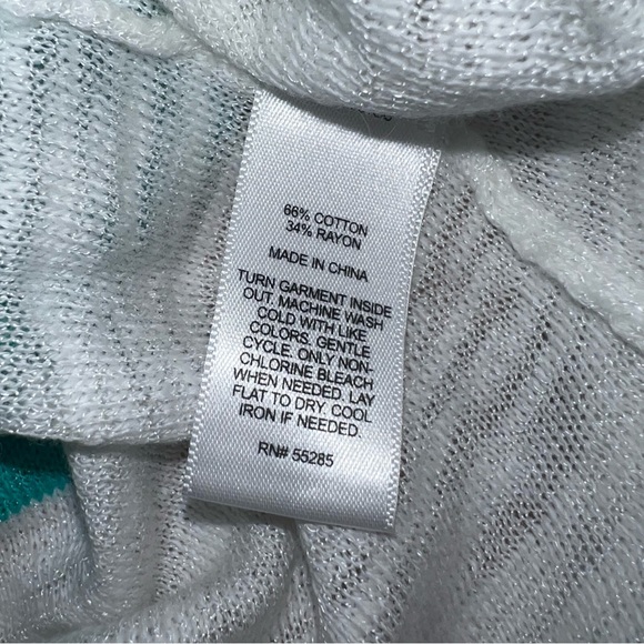 Lightweight Color block Express Knit Top - Picture 5 of 5